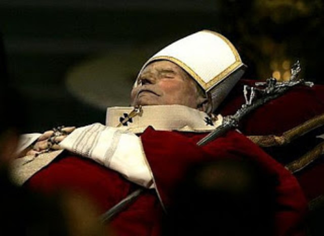 Fatos Marcantes- Morte do Papa João Paulo II