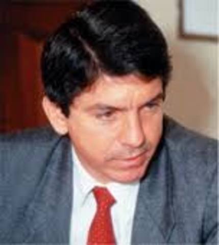 Cesar Gaviria elegido candidato del oficialismo liberal para las elecciones de presidente en Colombia para el periodo 1990-1994.
