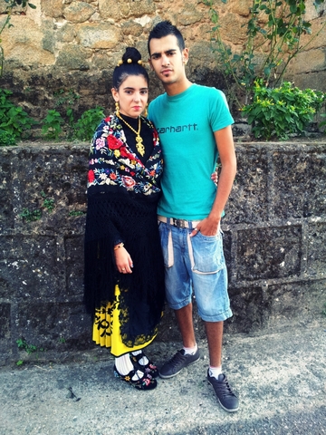 Vestida de rosquera.