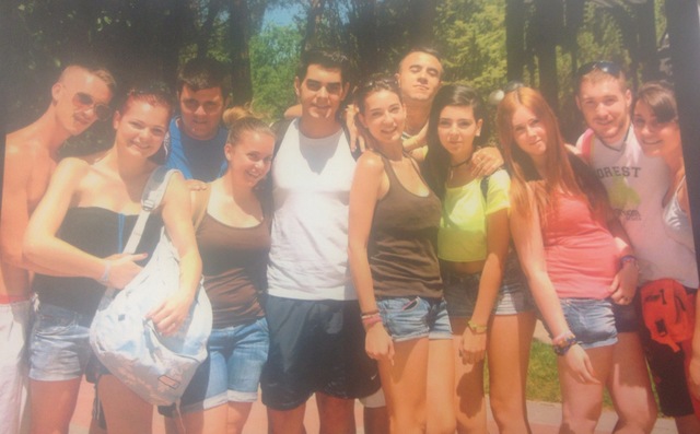 Parque de atracciones con los amigos.