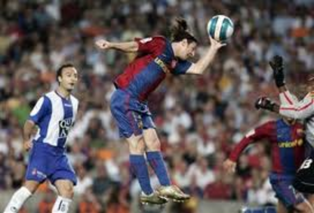 First 'mano de dios' from messi