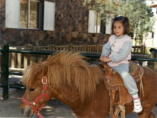 La primera vez que monto en poni