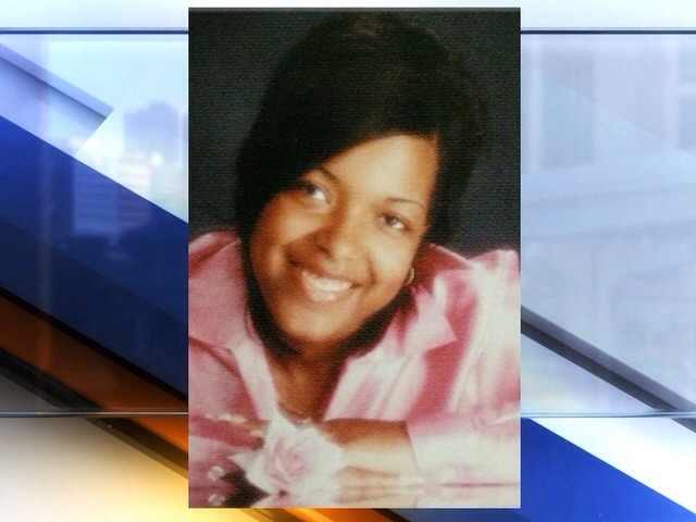 Dallas Nurse Contracts Ebola