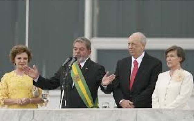 Ploítica-Lula elege-se presidente novamente