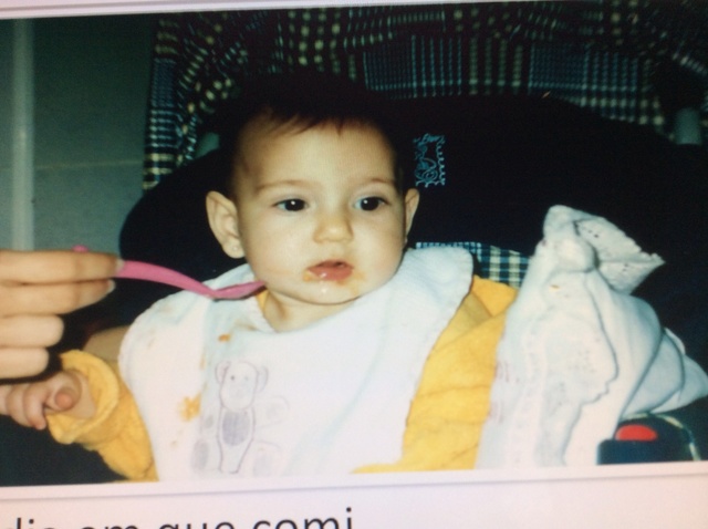 A primeira papinha da Victória