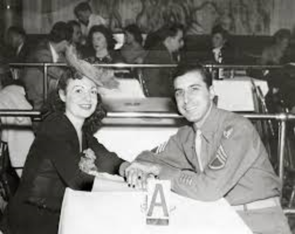 When Mayas Aunt moves to Chicago with her husban