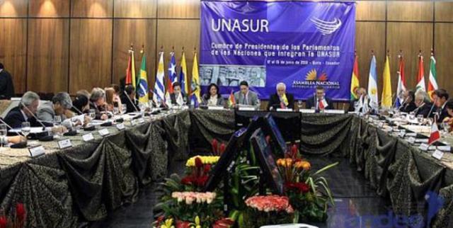 ECUADOR Y LA UNA SUR