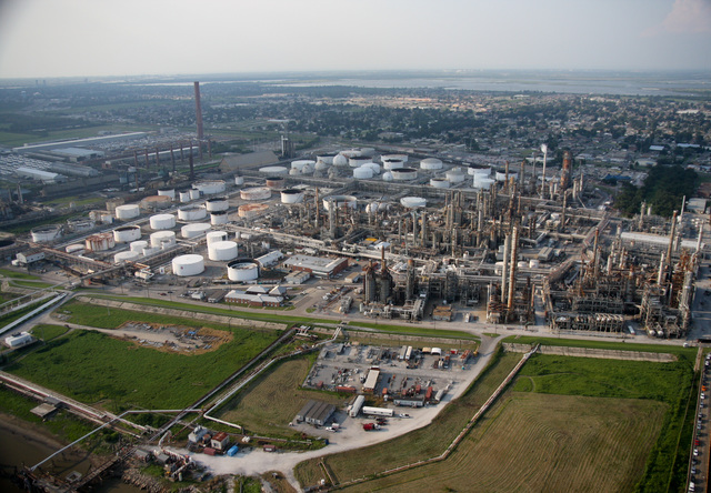 China's 8 billion dollar oil refinery