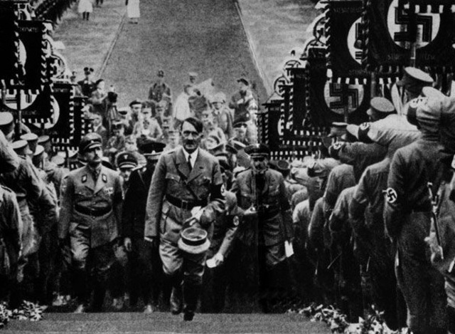 Hitler asciende al poder