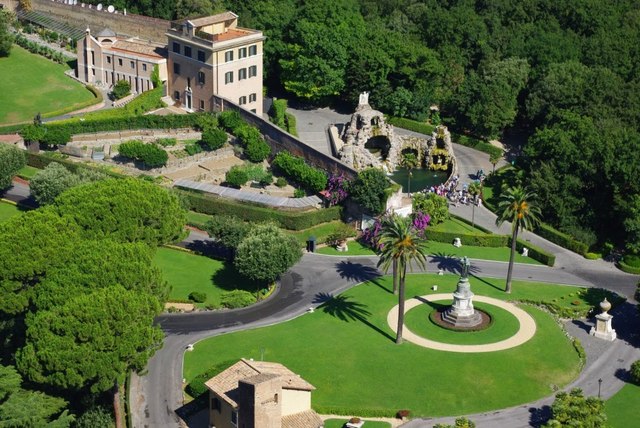 Thereza- Jardins do Vaticano