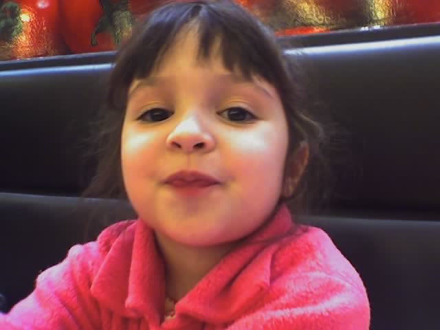 Minha 1ª ida ao Pizza Hut - Mariana