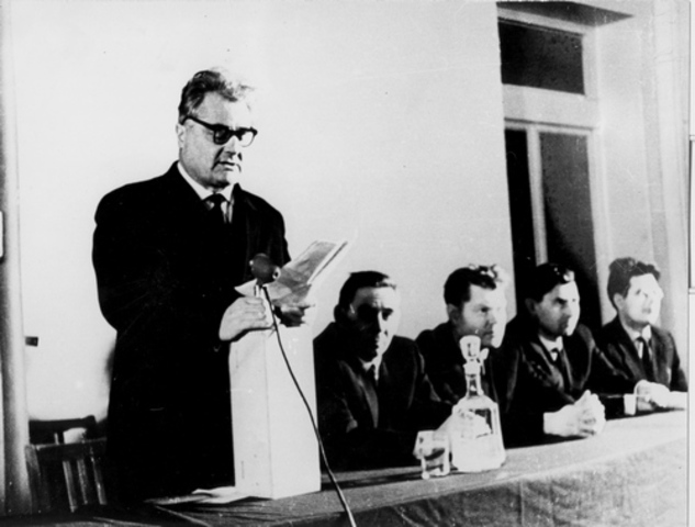 Академик И. Н. Векуа назначен ректором