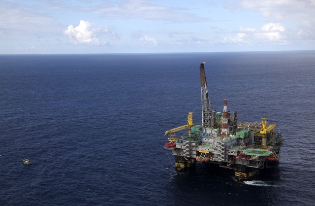 Fatos marcantes - Descoberta de petróleo em Santos