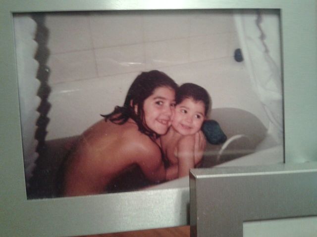 En la bañera con mi hermano