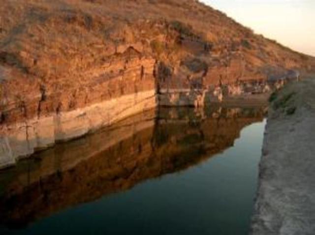 Muslim Arab Army fights Tang Dynasty