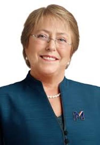 Michelle Bachelet se torna a primeira presidenta da América do Sul