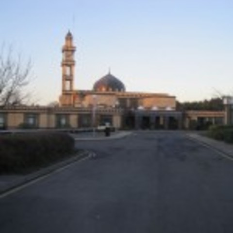 Muslim National School in Dublin opens.