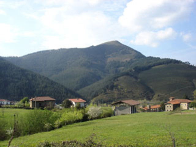 978.000.000 habitantes.