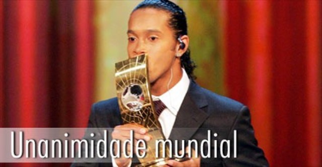 Esportes - Ronaldinho Gaúcho Ganha Títulos