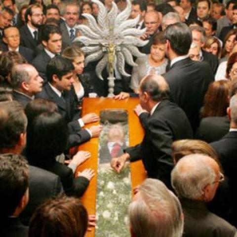 Política- falecimento de ACM