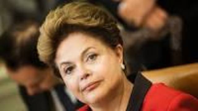 Política - Dilma é reeleita