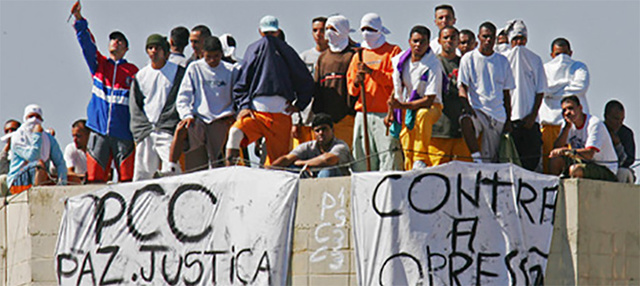 Política- 2006 ataques do PCC param São Paulo