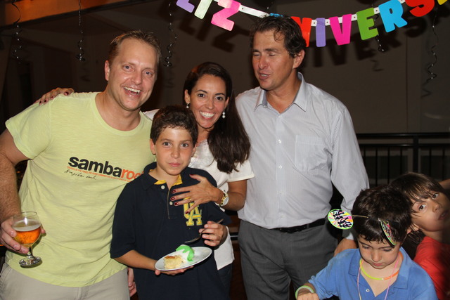 mina festa surpresa. - LUCA