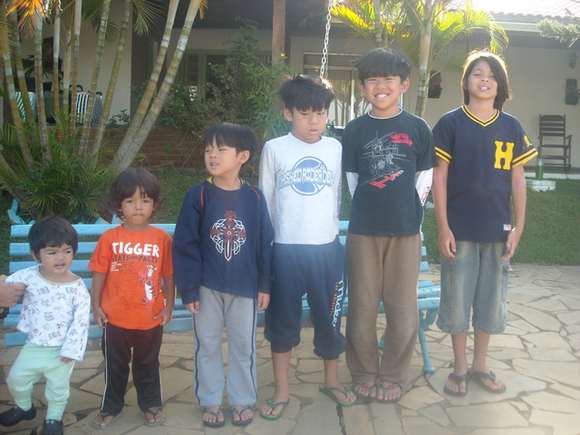 No sítio com os primos