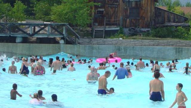 Lumberjack Splash Wave Pool