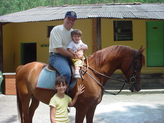 Murillo com 2 anos na equitação