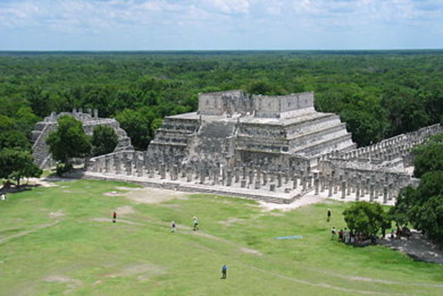 Se construye el templo de los Guerreros en Chichen Itzá.