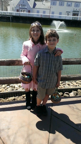 Easter Egg Hunt at Aurora Farms Outlet