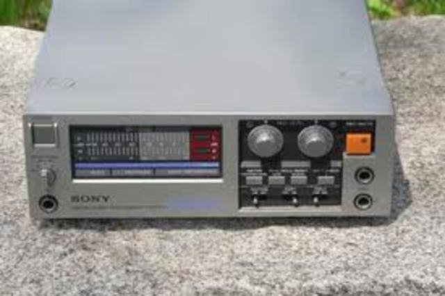 Sony introduces the PCM-F1, intended for the consumer market,