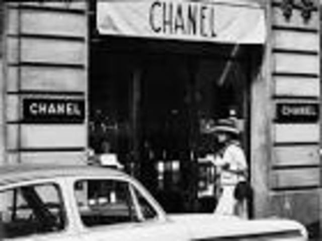 Coco opens her first hat shop