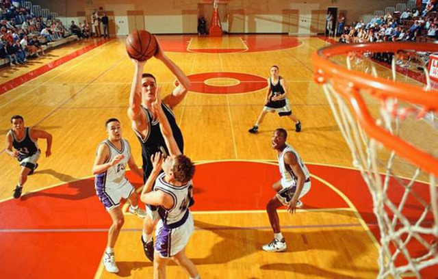 Первая игра в баскетбол