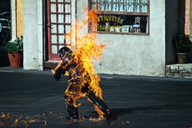 Mildred calls the alarm and Montag burns Beatty (continued)