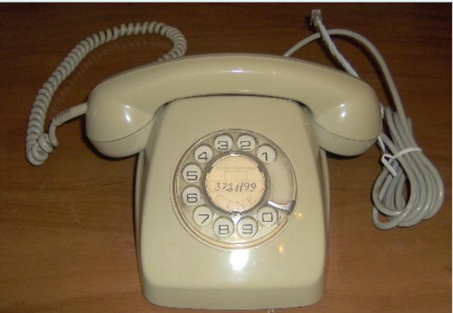 Primer Teléfono Fijo