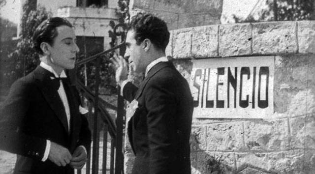 Aparece sonido en las salas de cine en España