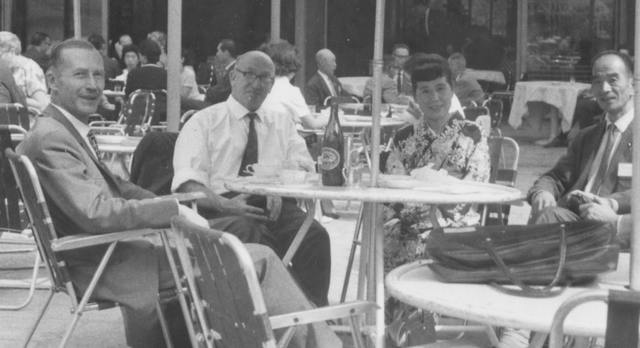 Louis Essen y A.C. Gordon-Smith