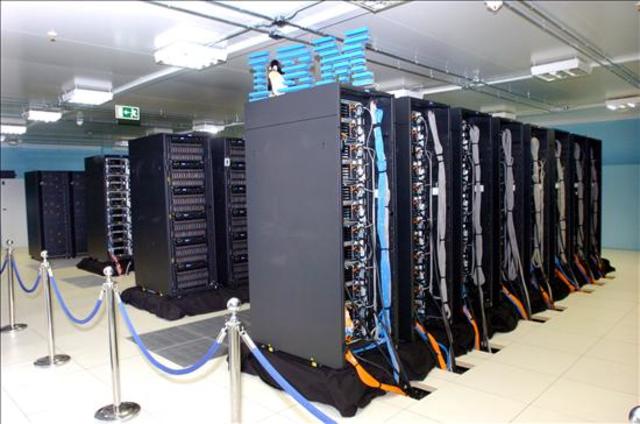 ORDENADORES CENTRALES : LA COLUMNA VERTEBRAL DE LOS GRANDES NEGOCIOS