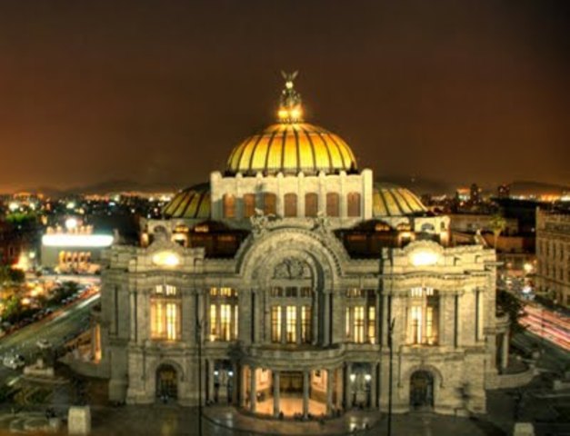 Asistió a la Escuela Nacional de Bellas Artes