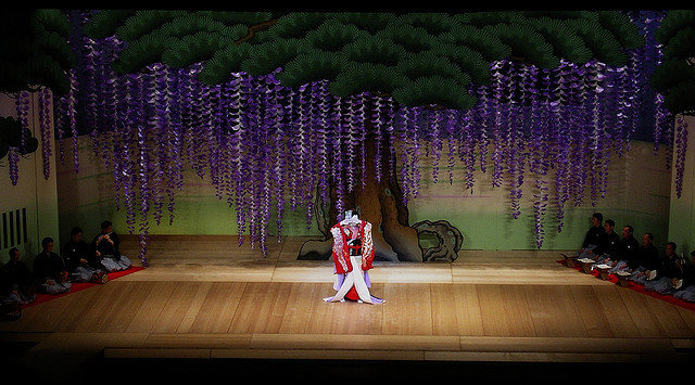 Kabuki drama develops