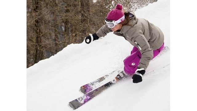 Entro a paracticar "Ski" en la escuela.