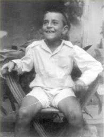 Naixament de Salvador Espriu