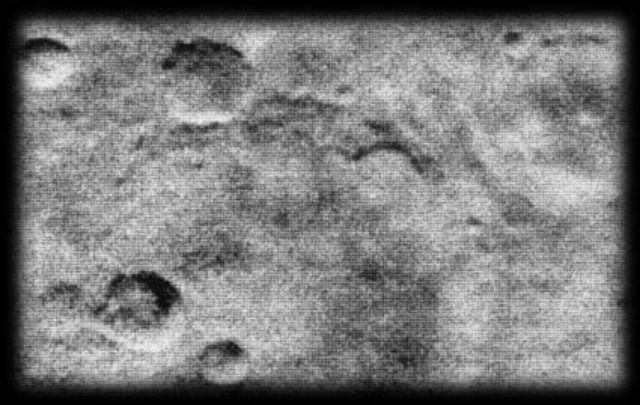 First closeup pictures of Mars
