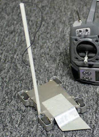 George Devol patents a playback device for controlling machines.