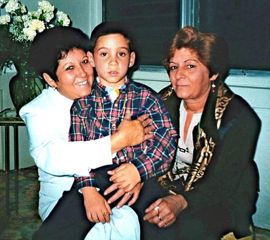 Las abuelas se reunen con el niño