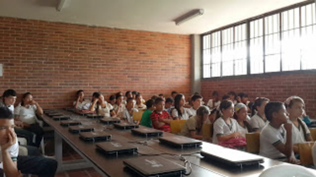 Presentación del proyecto Competencias Ciudadanas a Estudiantes, Padres de Familia y Docentes.