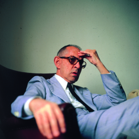 Va començar a rebre tot un seguit de distincions i honors.