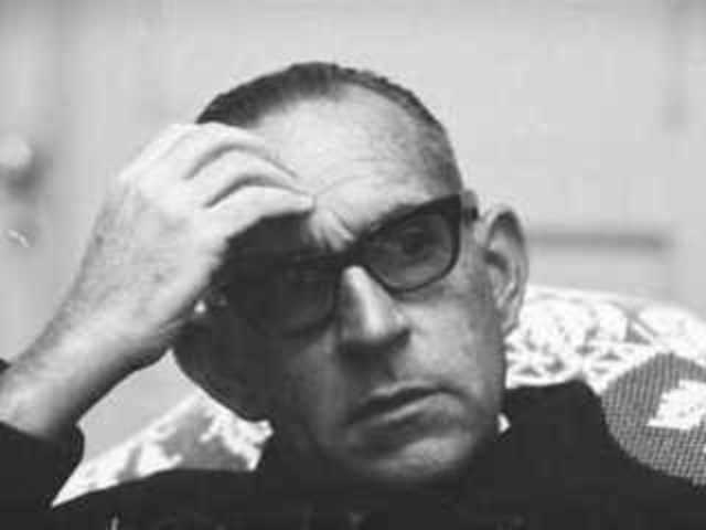 Publica Aproximació tal vegada el·líptica a l'art de Pla Narbona.